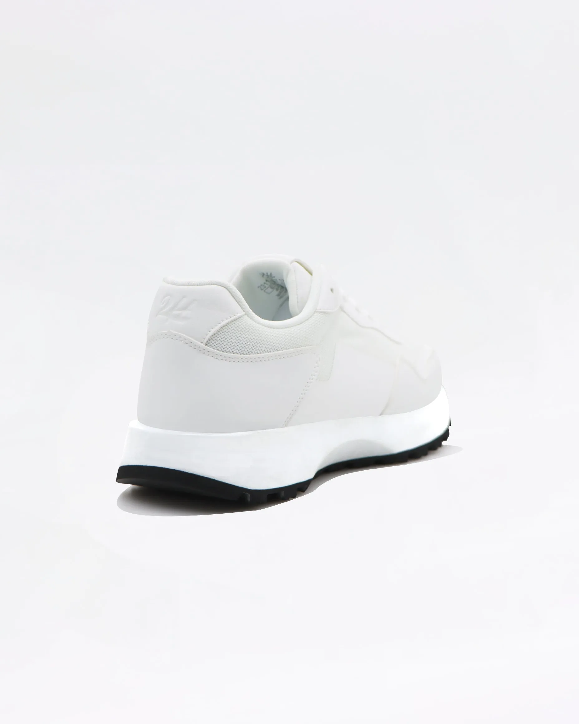 2H #2705 2001 1133 White Casual shoes