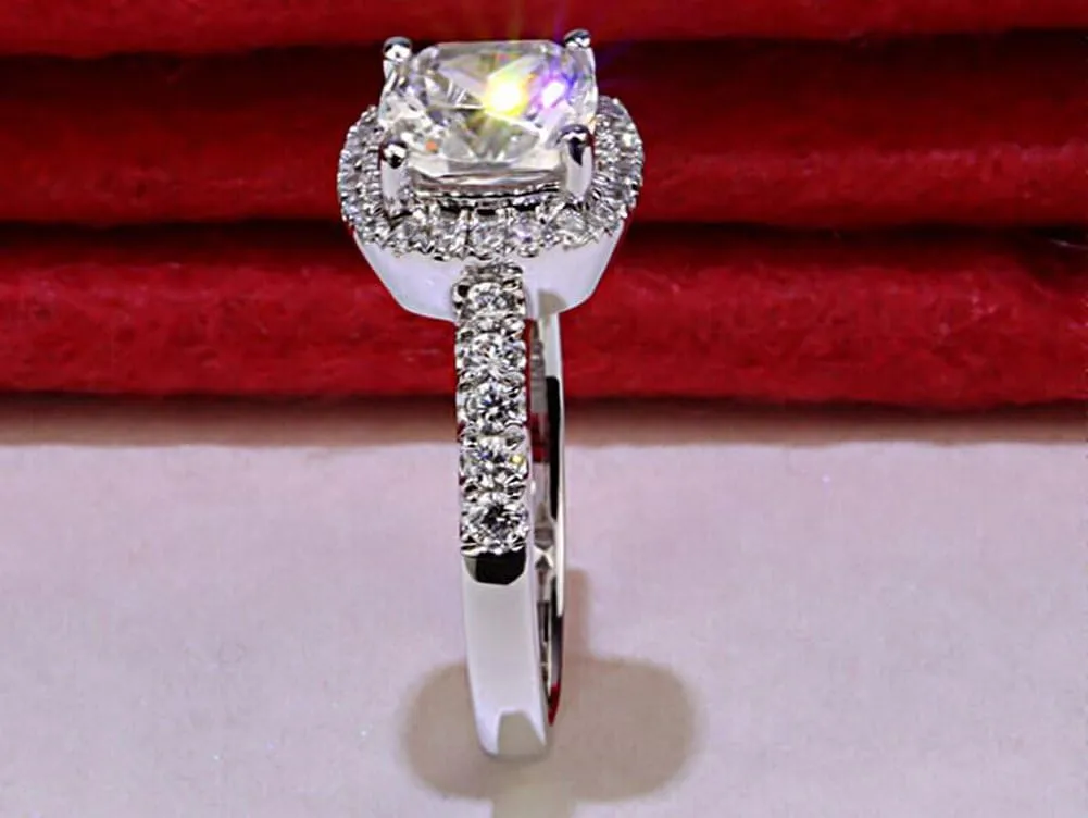 Jewelry 3 Carat VVS1 Simulated Diamond Engagement Ring for Women Silver Wedding Jewelry