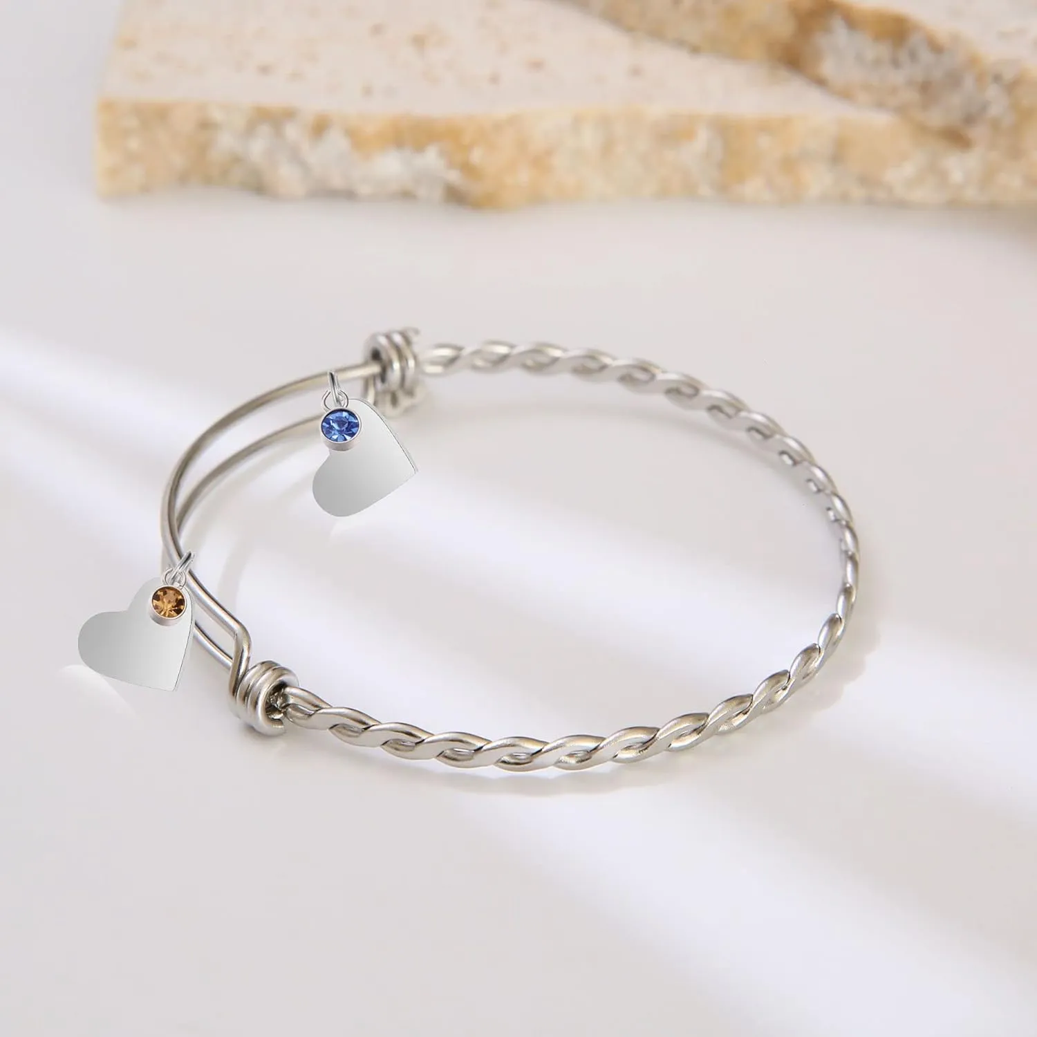 Personalized Engraved Name Heart Charm Bracelets for Women Personalized Family Birthstone Bracelets for Women Custom Mom and Daughter Heart Bracelets Stainless Steel Bridesmaids Bracelets for Wedding Mother's Day Bracelets Gift with Box